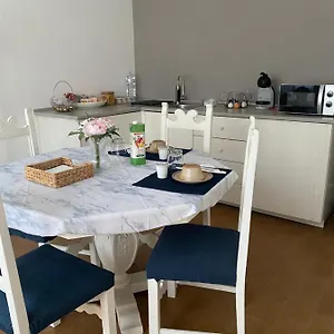 Le Rose Bed & Breakfast
